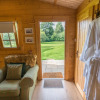 Отель Tranquil Lodge Retreat in Carluke, фото 12