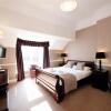 Отель Cross Lanes Hotel, фото 3