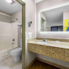 Отель Days Inn by Wyndham Raleigh Midtown, фото 10