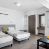 Отель Sanders Rio Gardens - Treasured Studio With Shared Pool and Balcony, фото 5