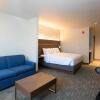 Отель Holiday Inn Express Lethbridge Southeast, an IHG Hotel, фото 9