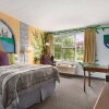 Отель Days Inn & Suites by Wyndham Moncton в Монктоне