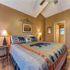 Отель Cubs Corner - Three Bedroom Cabin, фото 5