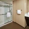 Отель Staybridge Suites Hamilton Downtown, an IHG Hotel, фото 8