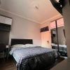 Отель OYO 94208 Hometel Menza Platinum Syariah, фото 13