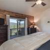Отель CenterView - Two Bedroom Cabin with Hot Tub, фото 5