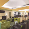 Отель La Quinta Inn & Suites by Wyndham Beaumont West, фото 2