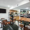 Отель Econo Lodge Inn & Suites, фото 19