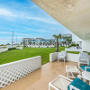 Отель Lovely 2 Bedroom Beachfront Condo, фото 6