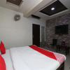 Отель OYO 11722 Crystal Guest House, фото 11