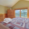 Отель Enchanted View Lodge, 3 Bedrooms, Sleeps 10, Pool Access, Mountain View, фото 14