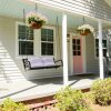 Отель Historic Cottage for 6 Porch swing Pets в Ричмонд-Хилле