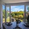 Отель Cozy Cottage Stay - Modern, Cozy, Close to London, фото 12