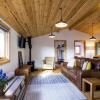 Отель Laurel Lodge - 2 Bedroom Log Cabin - St Florence - Tenby, фото 11