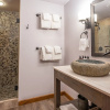 Отель Studio Efficiency Unit With Balcony Over Mountaineer Square 1 Bedroom Condo - No Cleaning Fee! by Re, фото 10