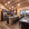 Отель Hawkeye Ridge 3 Bedroom Cabin by Redawning, фото 21