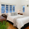 Отель The Indooroopilly Queenslander - 4 Bedroom Family Home - Private Pool - Wifi - Netflix, фото 6