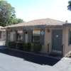 Отель Bishop Elms Motel, фото 1