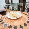 Отель Apartament Patio En El Corazón De Triana, фото 11