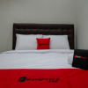 Отель RedDoorz @ Jalan Kartini Semarang, фото 4