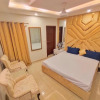 Отель Luxurious & Comfy 1BHK Apartment, Wifi & SmartTV., фото 1