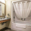Отель Quality Suites Drummondville, фото 9