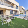 Отель WelHome - Luxe Villa With Private Pool Near The Beach, фото 16