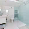 Отель Bright & Spacious 5 Bed House in Charming Putney, фото 9