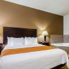 Отель Comfort Inn & Suites Lawrence - University Area, фото 43