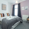 Отель Cosy Home Near Station, Parking, Netflix, Sleeps 5, фото 2