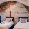 Отель BV Conditioning House Royal Comfy Suite Bradford, фото 1