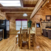 Отель Point Of View - Spacious 2 Bedroom With a Loft Just off Glades Road 2 Cabin by RedAwning, фото 16