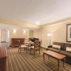 Отель Embassy Suites Greenville Golf Resort & Conference Center, фото 16