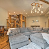 Отель Elegant Mtn Chalet w/ Deck: 1 Mi to Mt Snow!, фото 2