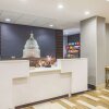 Отель La Quinta Inn & Suites by Wyndham DC Metro Capital Beltway, фото 2