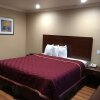 Отель Express Inn & Suites, фото 21