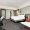 Отель Hilton Garden Inn Calgary Downtown, фото 6