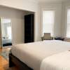 Отель Stunning 3bd/3ba in Jamaica Plain Near the Trains #2, фото 3