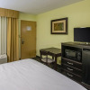 Отель Quality Inn & Suites Ft. Jackson Maingate, фото 6