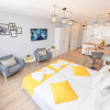 Отель Candy Studio - Quiet Room - Open Kitchen -smart Tv, фото 12
