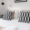 Отель Bright & Stylish 2BD Flat - Brockley, фото 1