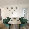Отель Gower Hideaway - 2 Bed Apartment - Ocean Breeze, фото 13