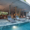 Отель Mestiza_305 · Exquisite 3-Bdrm PH with Private Terrace & Jacuzzi, фото 11