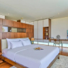Отель Stunning Beachfront 6br Villa W Largest Pool, фото 25
