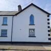 Отель 3 bed corner terrace house by the sea Wicklow town в Виклоу