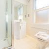 Отель The Hive House - Large Light-Flooded 6BDR Townhouse, фото 7