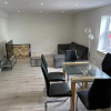 Отель Modern 3 Bedrooms Apt. 01 - Camberley, фото 13