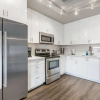 Отель Stylish Condo In The Heart Of Downtown, фото 3