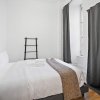 Отель Newly Renovated 1 bed 1 WC Centrally Located Old Montreal w Patio, фото 2