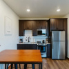 Отель Brand New Downtown Studio w Kitchen, фото 3